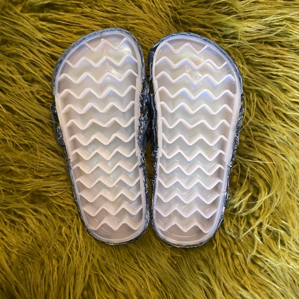 Customized Girls Slide - Picture 5 of 5